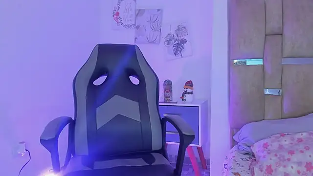 JulianaCarter online show from December 15, 8:03 pm