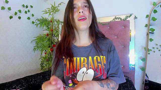 JulianaCarter online show from March 23, 7:25 pm