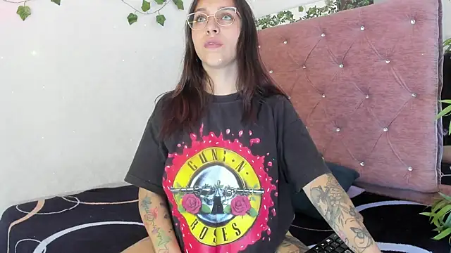 JulianaCarter online show from April 23, 7:48 pm