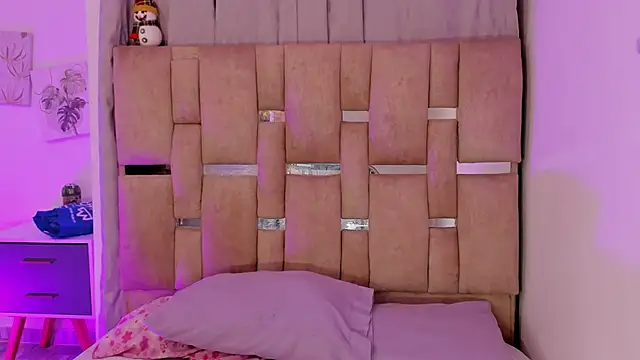 JulianaCarter online show from December 14, 8:14 pm