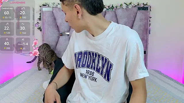 lana and liam  online show from November 16, 10:42 am