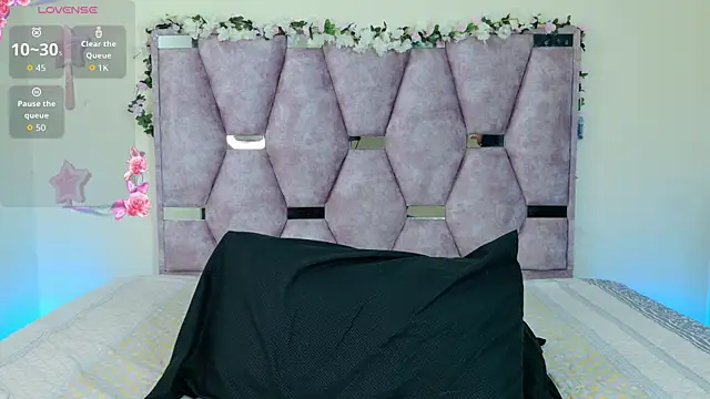 lana and liam  online show from November 22, 10:47 am