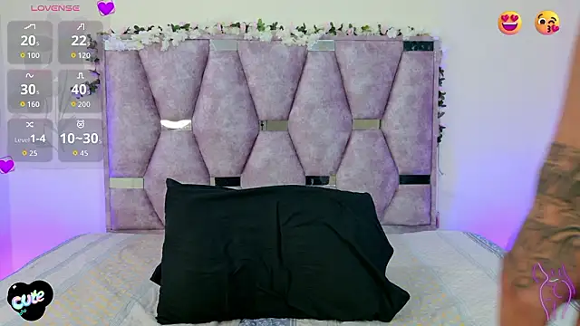 lana and liam  online show from February 11, 10:15 am