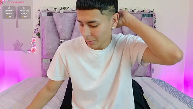 lana and liam  online show from November 29, 10:26 am