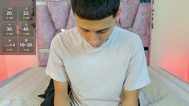 lana and liam  online show from October 31, 10:34 am