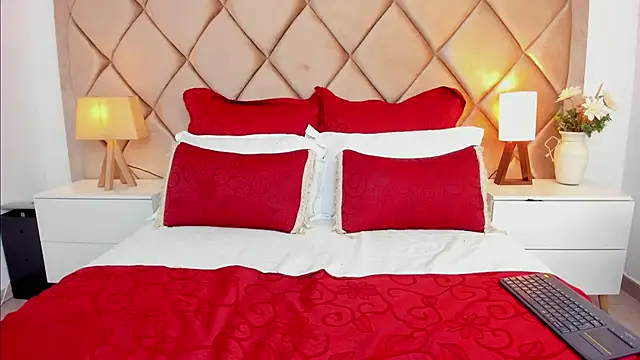 AngelinaDuvall online show from December 2, 11:34 am