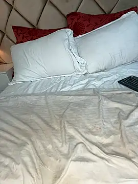 AngelinaDuvall online show from April 12, 1:25 pm