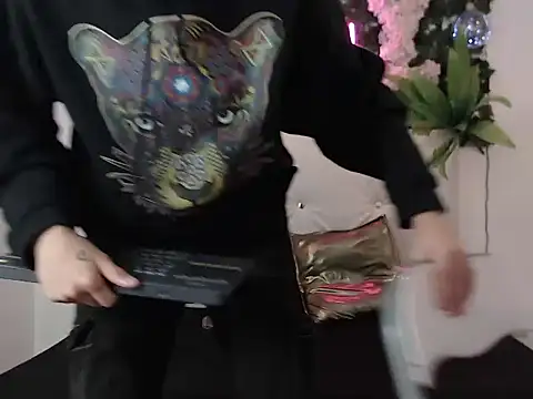 Snapshot of iam_lukas__ chatting on October 12, 4:03 am iam lukas online show from October 12, 4:03 am