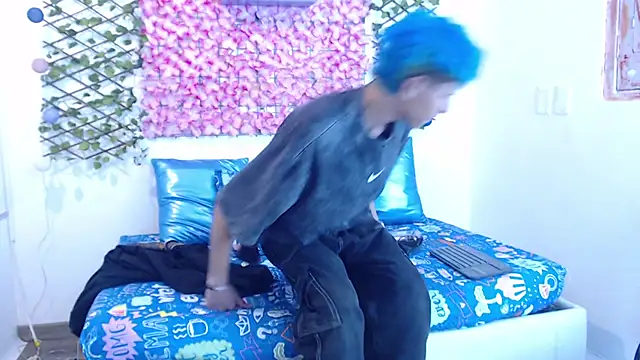 Snapshot of iam_lukas__ chatting on September 9, 3:16 am iam lukas online show from September 9, 3:16 am