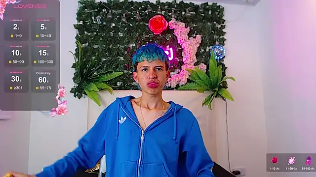 Snapshot of iam_lukas__ chatting on October 5, 1:29 am iam lukas online show from October 5, 1:29 am