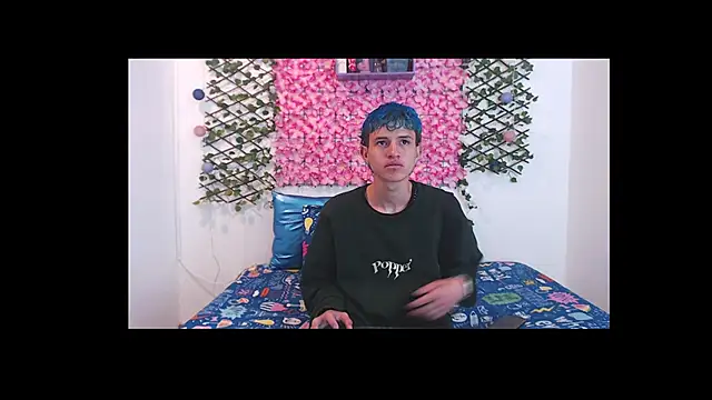 Snapshot of iam_lukas__ chatting on September 19, 4:38 am iam lukas online show from September 19, 4:38 am