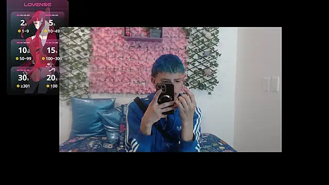 Snapshot of iam_lukas__ chatting on September 23, 3:13 am iam lukas online show from September 23, 3:13 am