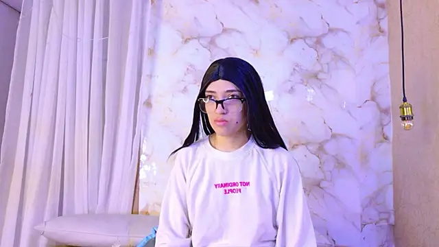 Snapshot of michaelmistress chatting on November 19, 11:32 am michaelmistress online show from November 19, 11:32 am