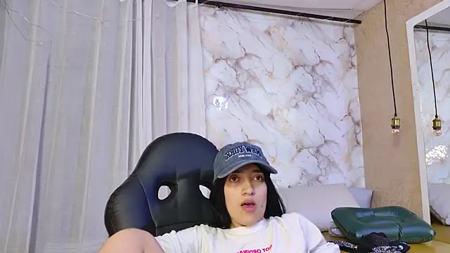 Snapshot of michaelmistress chatting on October 30, 11:30 am michaelmistress online show from October 30, 11:30 am