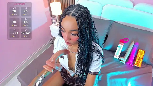 Clawdeen  wolf online show from November 5, 8:01 pm