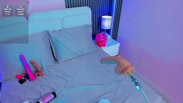 Clawdeen  wolf online show from April 3, 8:26 pm