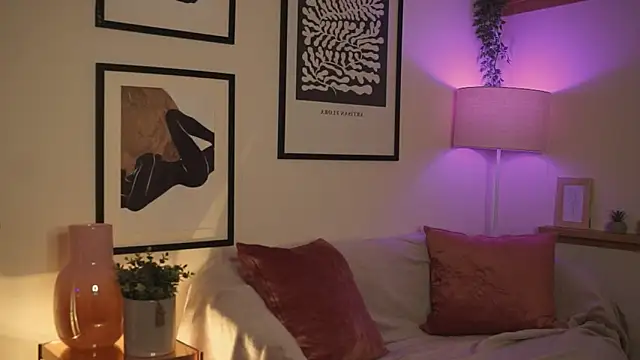 midnightbby  online show from January 10, 2:56 pm