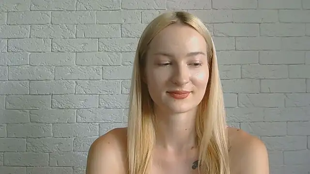 Snapshot of Alice_Sweet_01 chatting on June 26, 11:05 am Alice Sweet 01 online show from June 26, 11:05 am