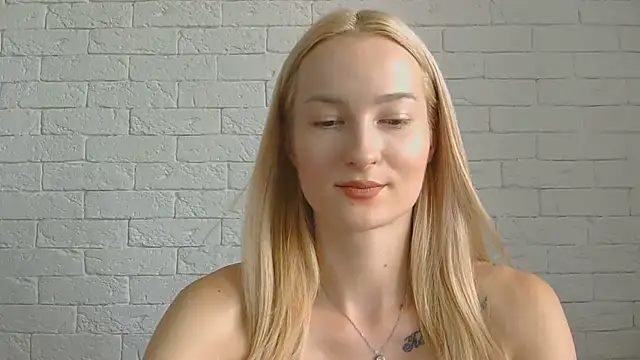 Snapshot of Alice_Sweet_01 chatting on July 25, 11:27 am Alice Sweet 01 online show from July 25, 11:27 am