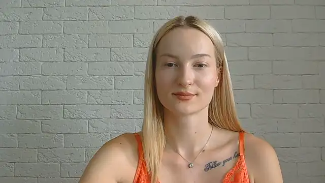 Snapshot of Alice_Sweet_01 chatting on July 10, 11:54 am Alice Sweet 01 online show from July 10, 11:54 am