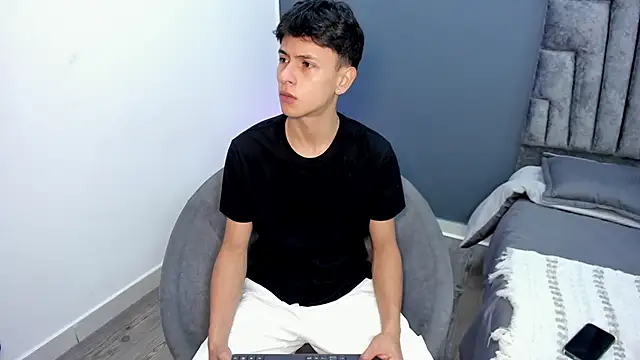 stephane rouss online show from December 1, 8:10 pm