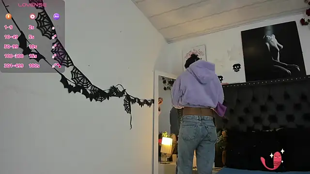 Snapshot of ScarlettVell chatting on October 23, 7:23 pm ScarlettVell online show from October 23, 7:23 pm