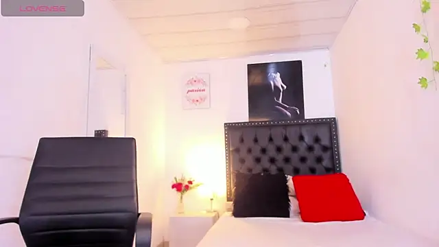 ScarlettVell online show from December 19, 7:05 pm