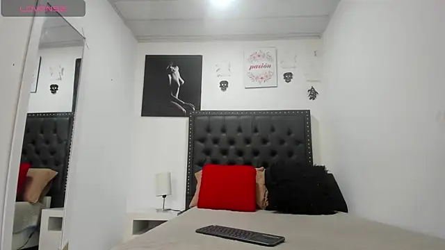 Snapshot of ScarlettVell chatting on October 30, 7:33 pm ScarlettVell online show from October 30, 7:33 pm