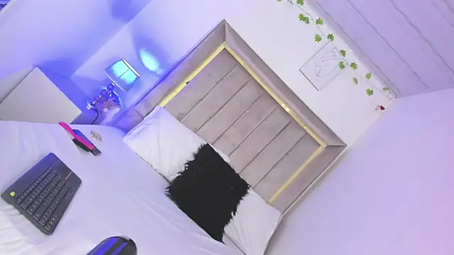 ScarlettVell online show from February 26, 7:14 pm