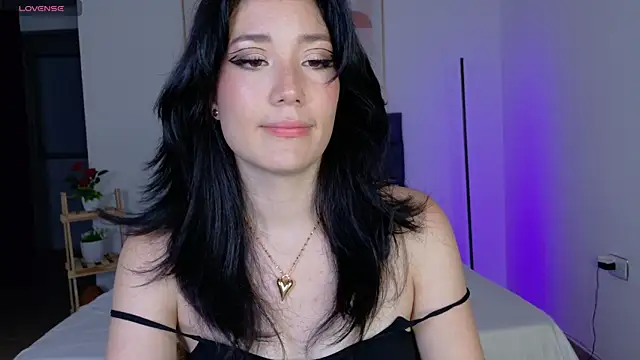 Eliih 01 online show from October 7, 11:50 pm