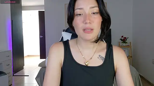 Eliih 01 online show from November 4, 3:49 pm