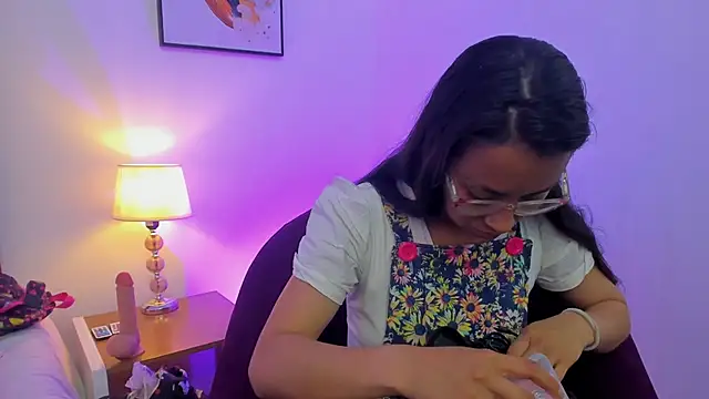 bravepetunia online show from November 24, 2:06 pm