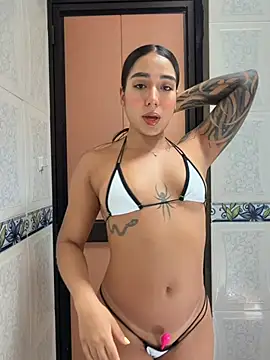 KaditaNavarro online show from April 4, 4:35 pm