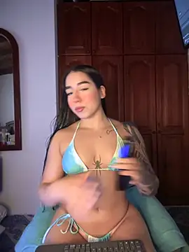 KaditaNavarro online show from November 8, 4:10 pm