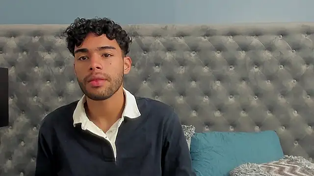 Snapshot of RaphaelDufort chatting on October 18, 5:37 pm RaphaelDufort online show from October 18, 5:37 pm