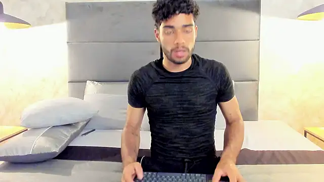 Snapshot of RaphaelDufort chatting on September 26, 11:44 pm RaphaelDufort online show from September 26, 11:44 pm