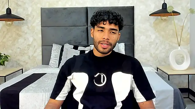 Snapshot of RaphaelDufort chatting on November 16, 11:52 pm RaphaelDufort online show from November 16, 11:52 pm