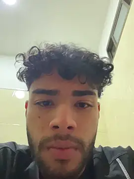 Snapshot of RaphaelDufort chatting on November 6, 12:03 am RaphaelDufort online show from November 6, 12:03 am