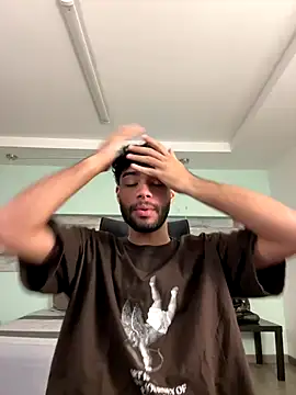 Snapshot of RaphaelDufort chatting on December 4, 5:56 pm RaphaelDufort online show from December 4, 5:56 pm