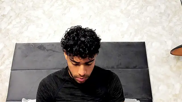 Snapshot of RaphaelDufort chatting on October 16, 9:01 pm RaphaelDufort online show from October 16, 9:01 pm