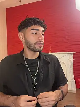 Snapshot of RaphaelDufort chatting on October 31, 11:51 am RaphaelDufort online show from October 31, 11:51 am