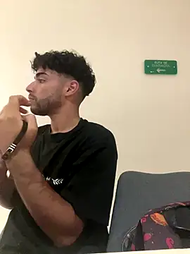 Snapshot of RaphaelDufort chatting on October 30, 9:55 pm RaphaelDufort online show from October 30, 9:55 pm