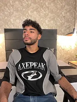 Snapshot of RaphaelDufort chatting on November 6, 11:53 pm RaphaelDufort online show from November 6, 11:53 pm