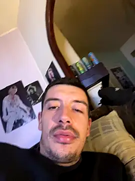 Snapshot of gb7572 chatting on September 13, 9:15 pm gb7572 online show from September 13, 9:15 pm