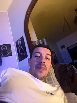 Snapshot of gb7572 chatting on September 12, 11:04 pm gb7572 online show from September 12, 11:04 pm