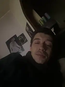 Snapshot of gb7572 chatting on November 8, 5:44 am gb7572 online show from November 8, 5:44 am