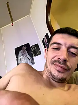 Snapshot of gb7572 chatting on September 14, 2:28 pm gb7572 online show from September 14, 2:28 pm