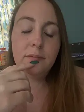 Snapshot of Domimommy420 chatting on October 13, 5:25 pm Domimommy420 online show from October 13, 5:25 pm