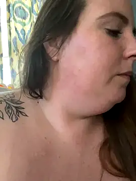 Snapshot of Domimommy420 chatting on October 24, 5:34 pm Domimommy420 online show from October 24, 5:34 pm