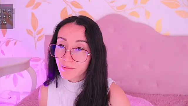 Snapshot of Ginevra_esposito chatting on February 12, 1:00 pm Ginevra esposito online show from February 12, 1:00 pm